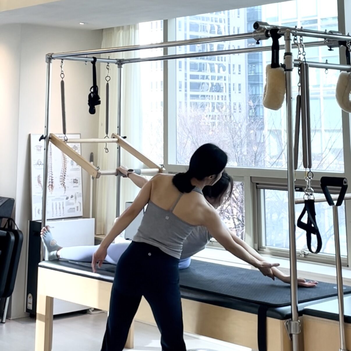 PROGRAMS 선릉역 아르코 필라테스 1:1 개인 레슨 - NCPT 정혜경 원장의 해부학 기반 맞춤형 체형 교정 및 재활 솔루션